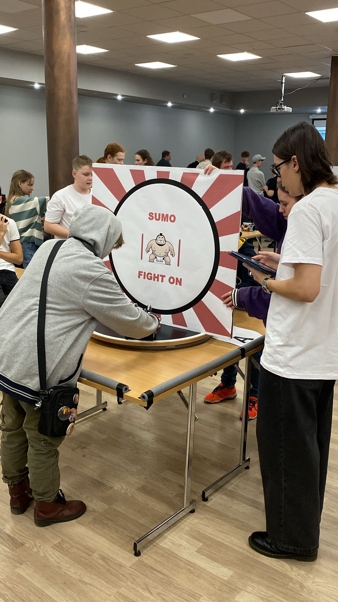 Sacensības SUMO robotikā