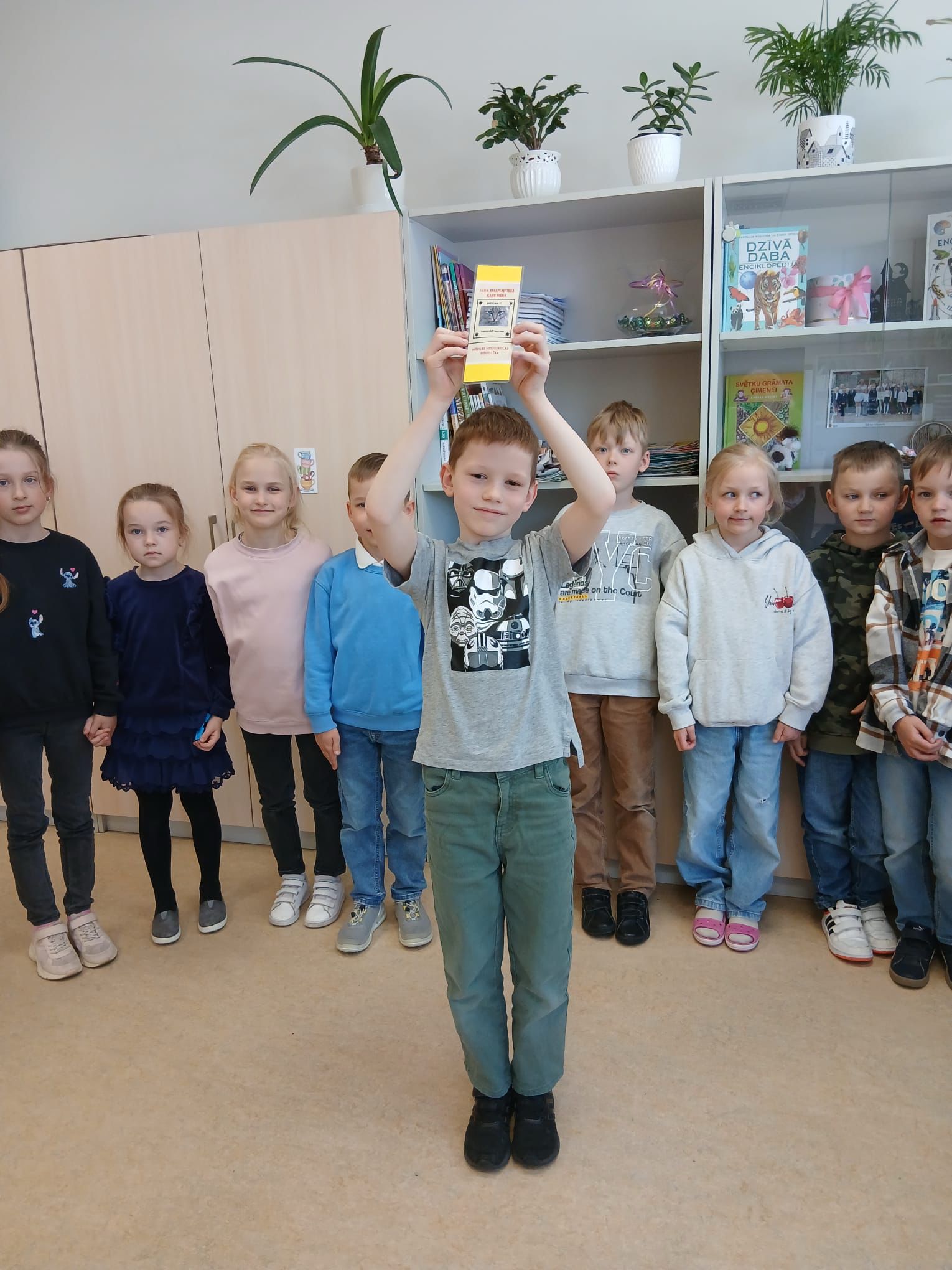 Aptauja par kaķu vārdiem